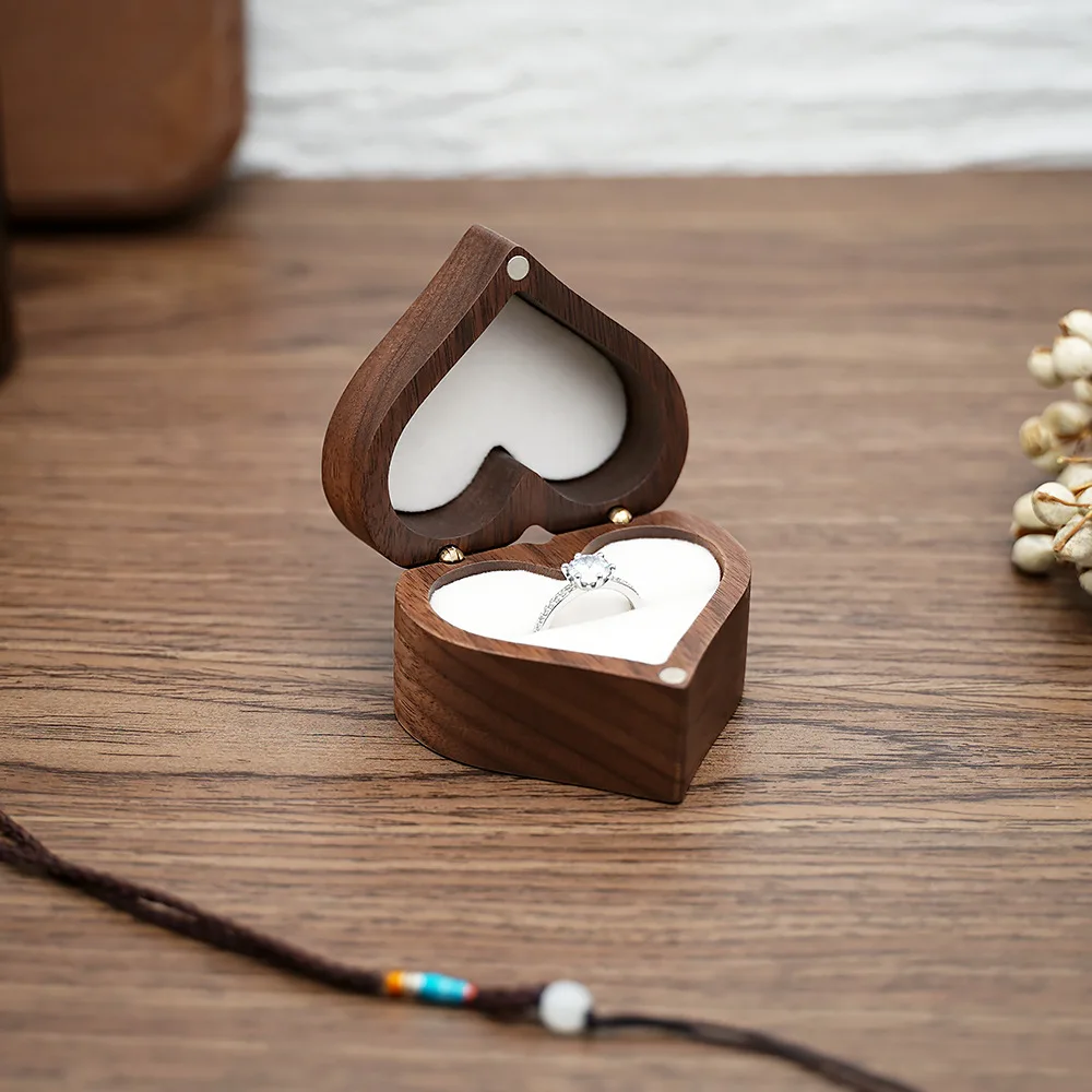 Love Heart Shaped Solid Wood Ring Box Rotating Display Ring Box Black Walnut Jewelry Storage Box Jewelry Packaging Display