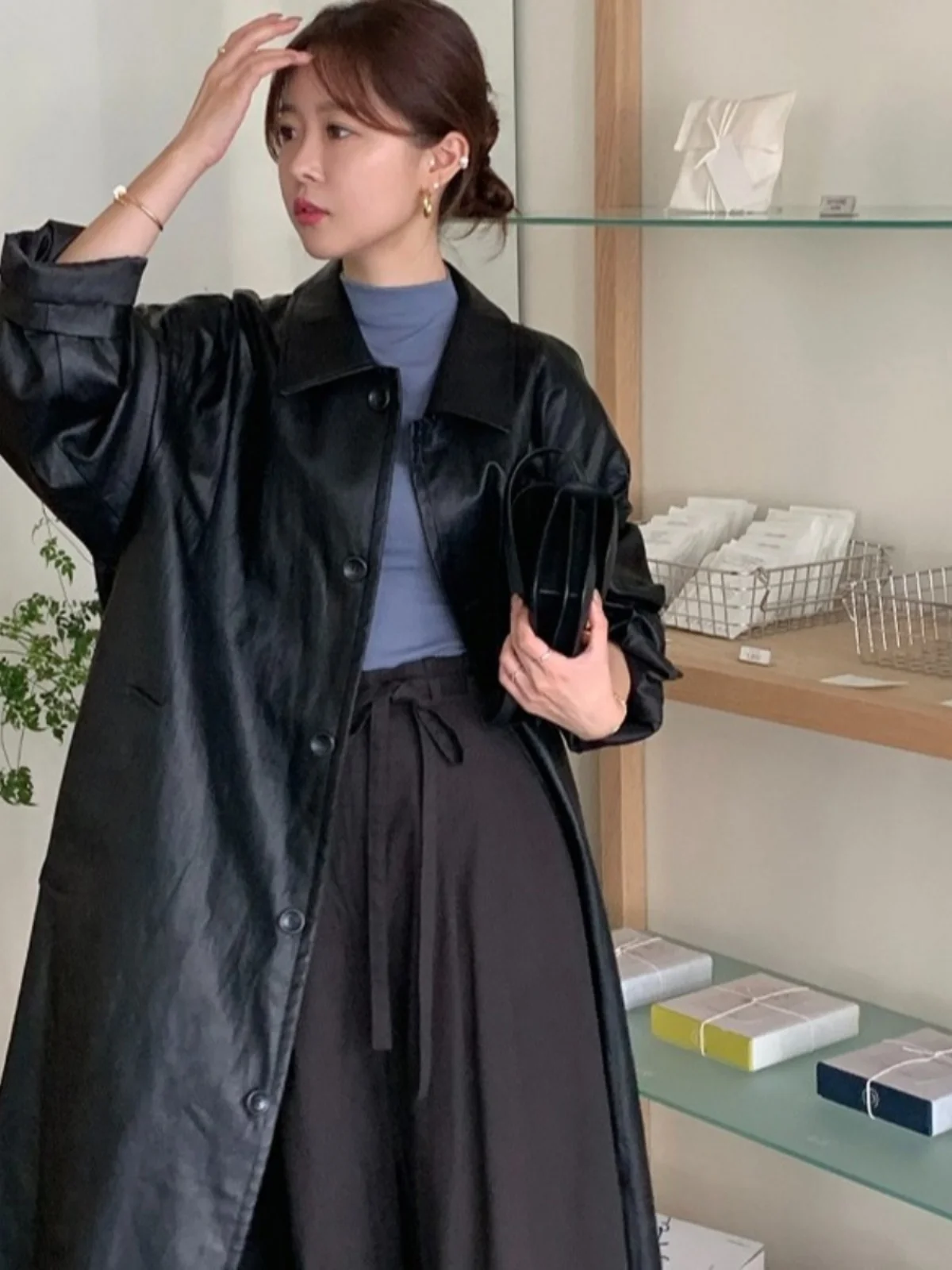 

Women's Long Leather Jaet Autumn Faion Hong Kong Sle Chic Retro Turn-down Collar Belted Waist-cinching Bla High-end Coat