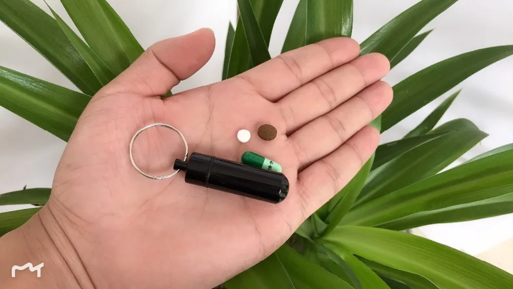 8Pcs Mini Pill Case Waterproof Pills Jewelry Secret Box Bottle Holder Aluminum Keychain Each Color 1Pcs