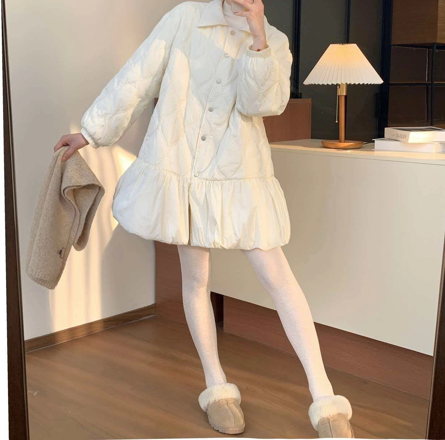 Wrinkled Skirt Cotton Coat for Women Winter New Style Thickened Warm Sweet Short Coat for Little People 2025 New Style