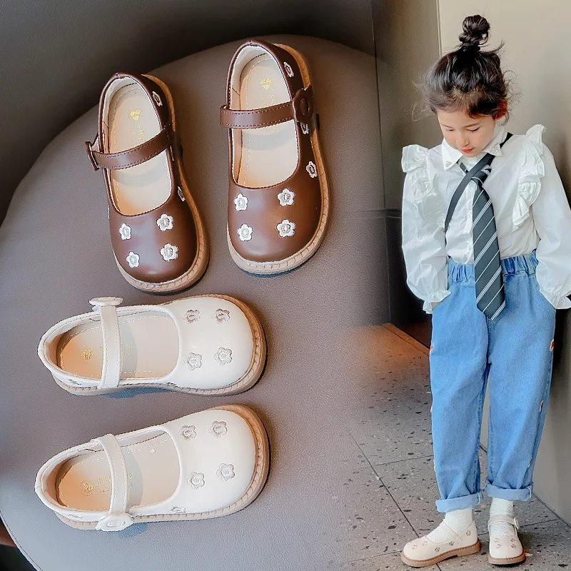 Scarpe in pelle per bambini 2024 primavera nuove ragazze bocca poco profonda suola morbida fiocco scarpe da principessa ricamato antiscivolo traspirante