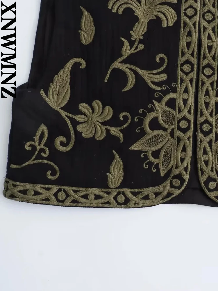 XNWMNZ Women\'s Fashion 2023 Contrast Embroidered Crop Waistcoat Women Retro O Neck Sleeveless Versatile Female Vest