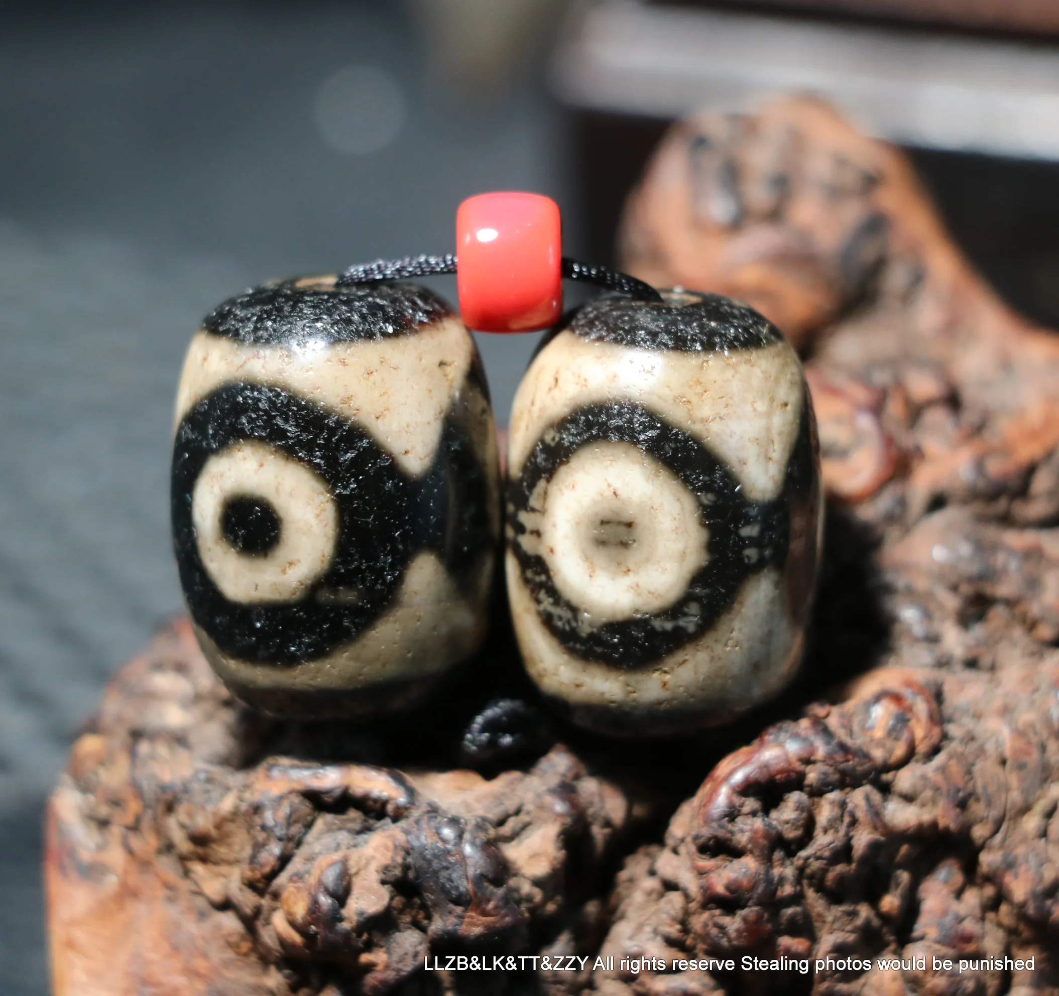 

Unique Style A Pair of Energy Tibetan Old Agate Tiger Tooth 3 Eye Big Daluo dZi Bead For DIY LKbrother Talisman UPS0930Qs