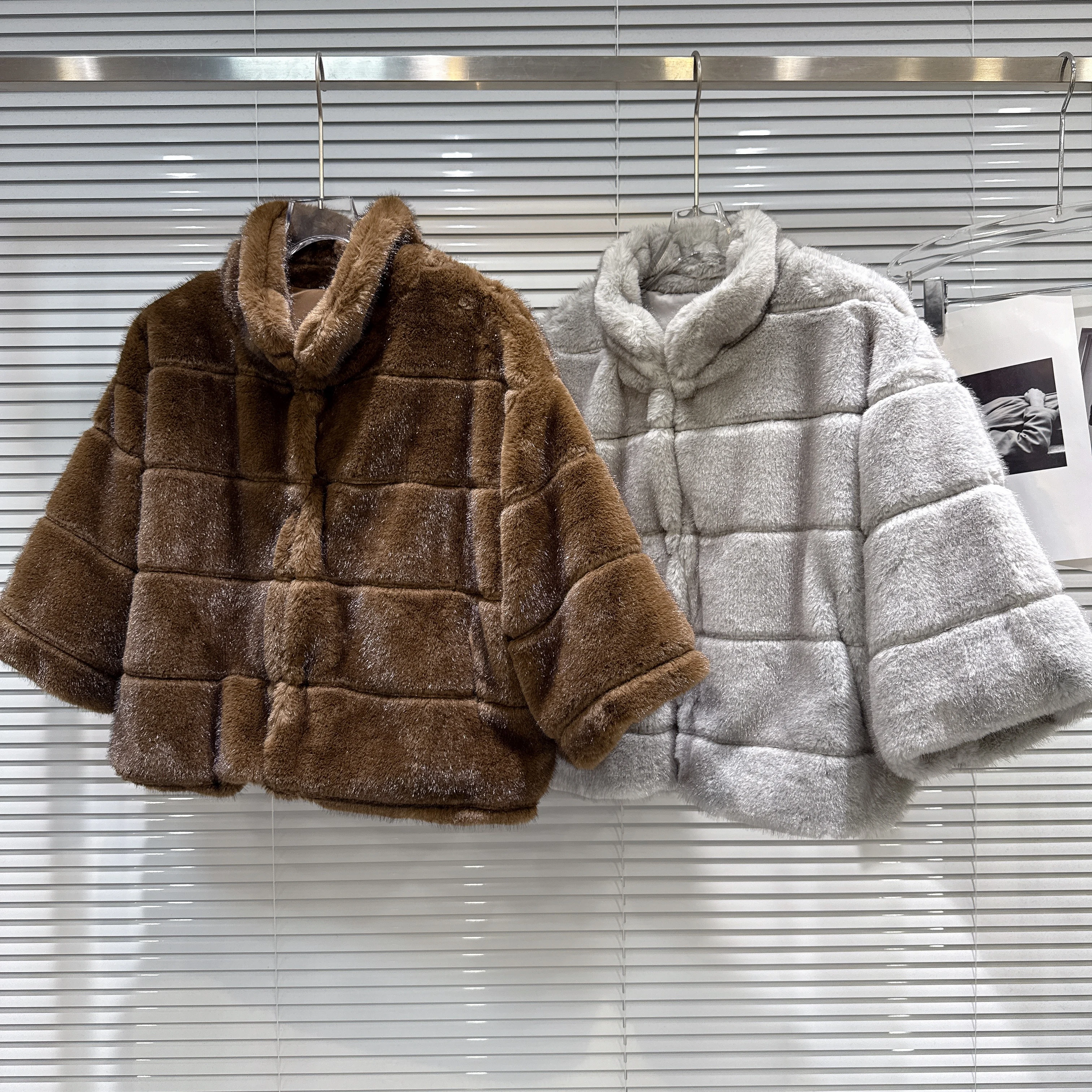 Frauen Herbst Winter Chic Stehkragen Faux Nerz Haar Halbe Hülse Kurzen Mantel Dame Kurzarm Faux Pelz Lose Kurze outwear