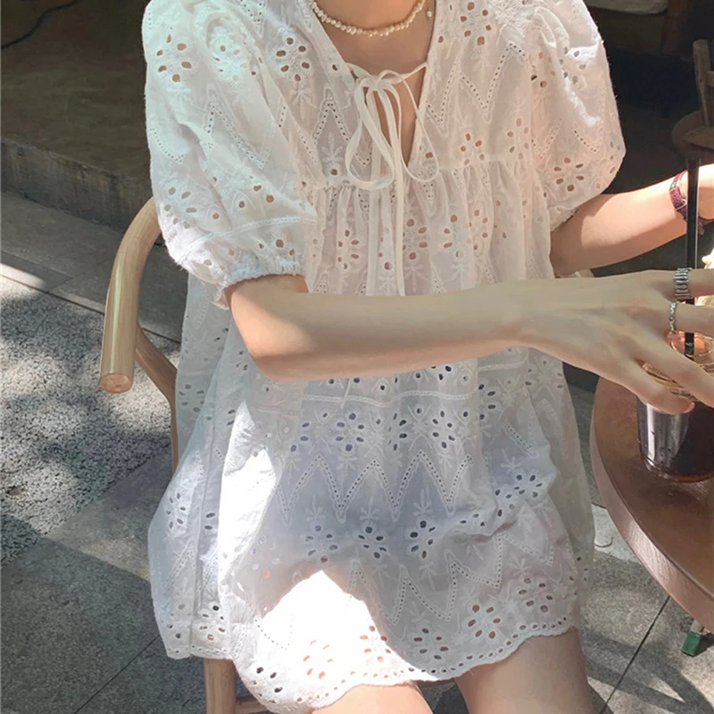 

Blouses Women Hollow Out Puff Sleeve All-match Dress Lace V-neck Thin Summer Loose Fashion Solid Simple Casual Female