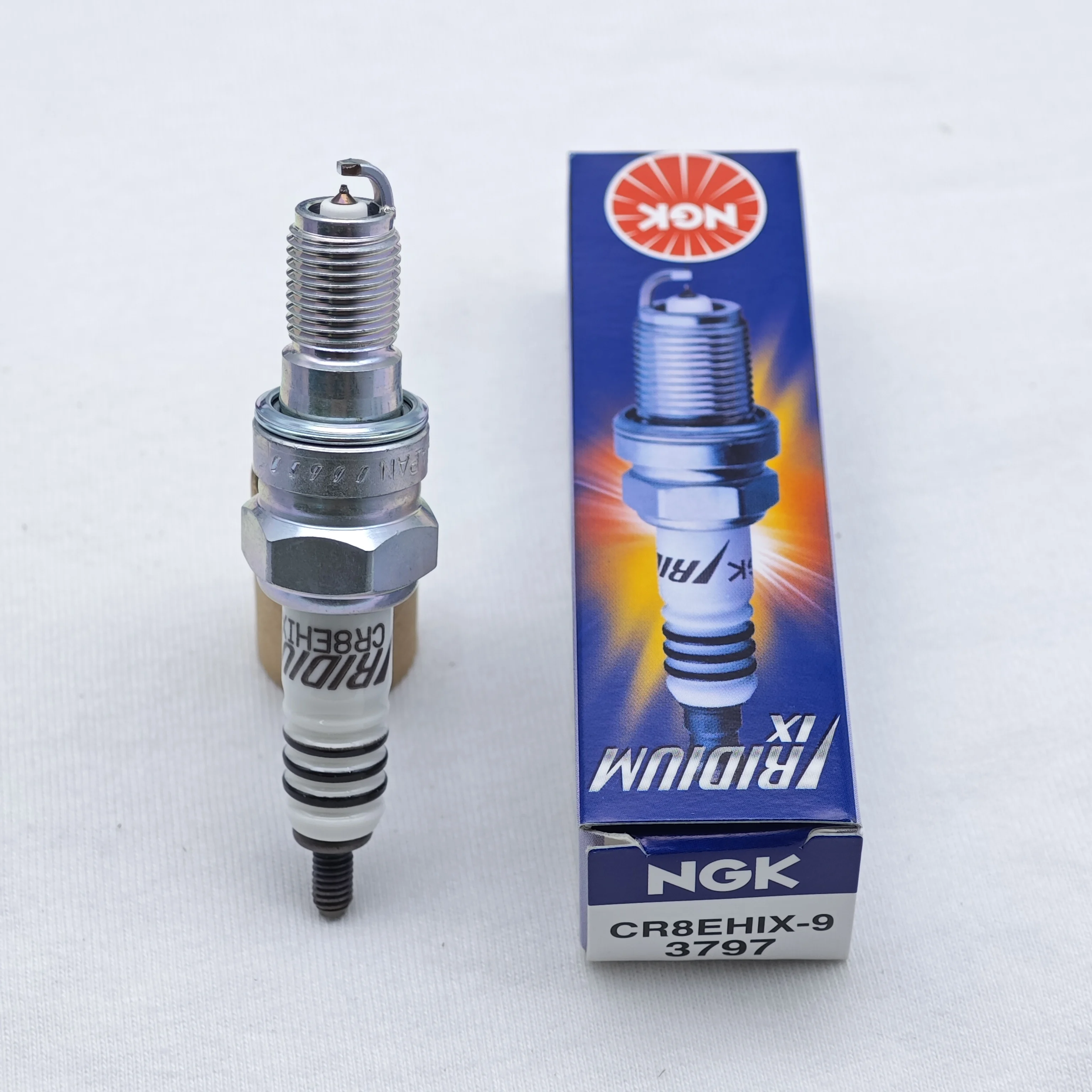 1pcs Original NGK Spark Plug CR8EHIX-9 Suitable For CB400F CB-1 CB900F 919 CBR900RR VFR800 INTERCEPTOR Upgrade CR8EH-9 etc