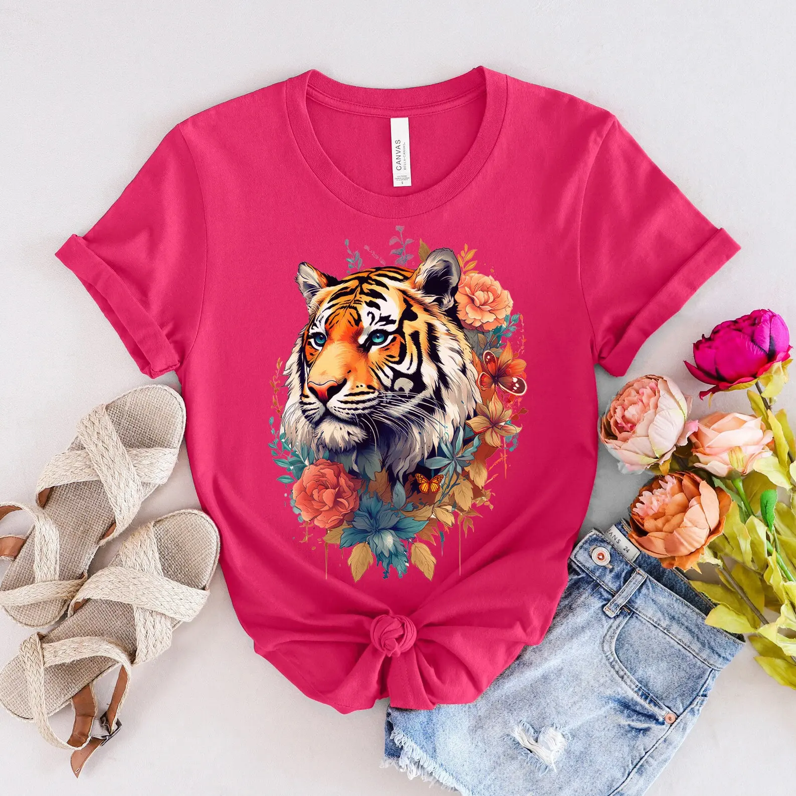 Camiseta Vintage de tigre, año botánico de la ropa gitana, flores indie, Animal espiritual Cottagecore