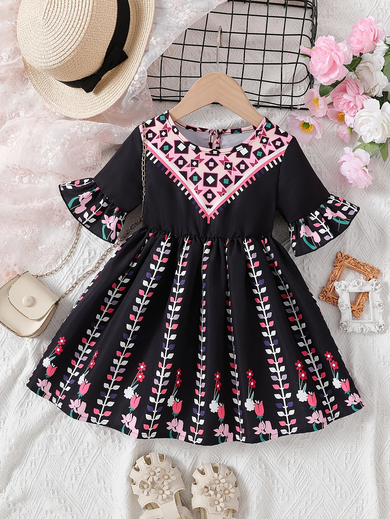 

Summer Girl Dress: Lantern Sleeves + Geometric Collar Decoration | Eid al-Fitr Clothing / Birthday Gift