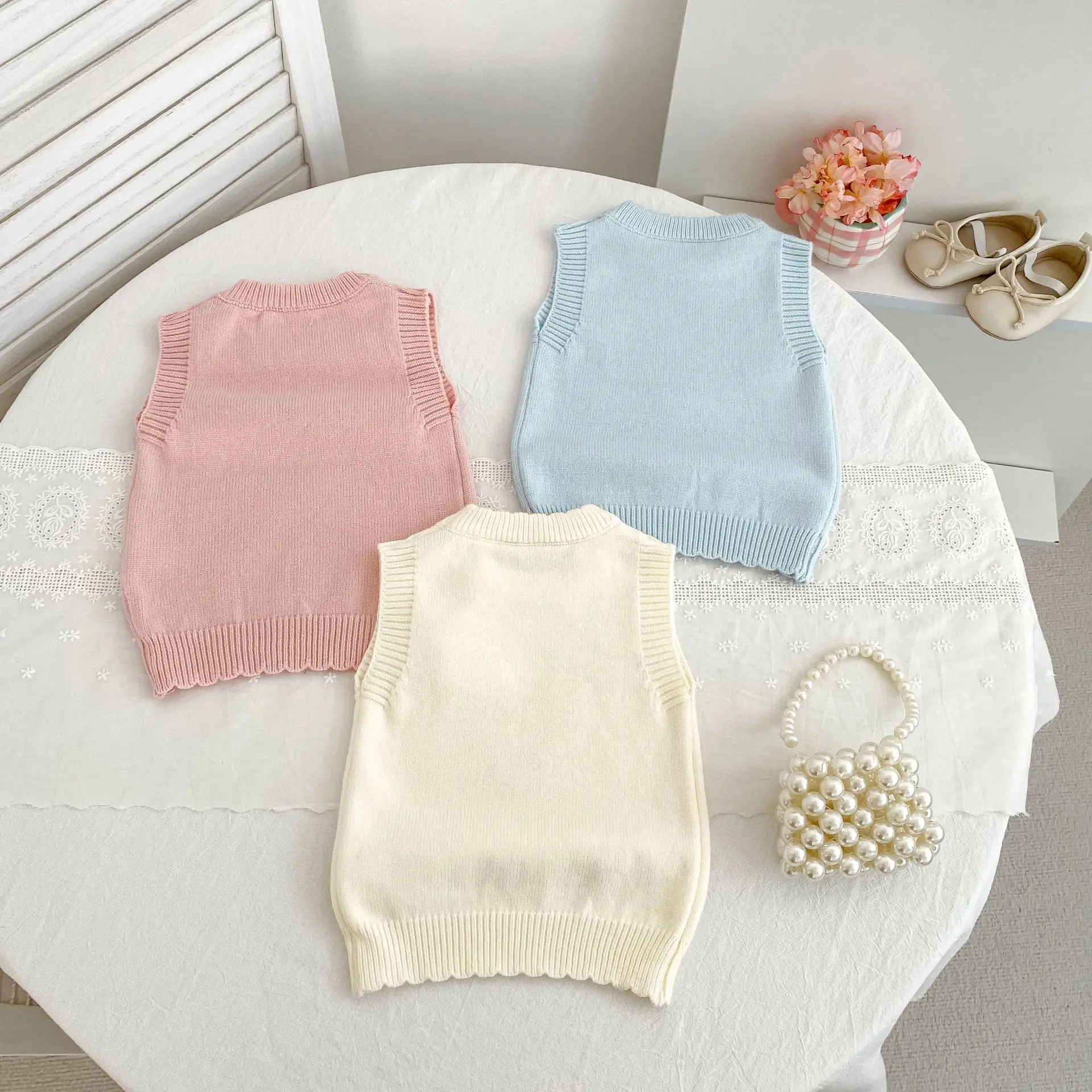 Dziewczęca dzianinowa kamizelka na wiosnę 2026, uroczy sweter bez rękawów z kreskówką, kardigan dla niemowląt i małych dzieci 0-24 miesięcy, modna odzież wierzchnia, prezent