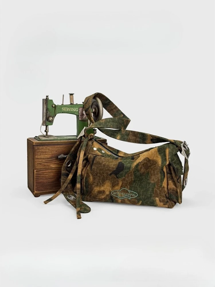 

Niche twill canvas camouflage print shoulder messenger bag