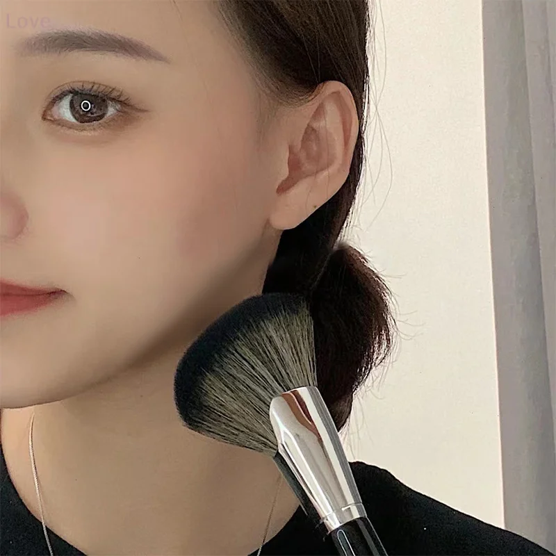 [L & P] Brochas de maquillaje para contorno de rostro, profesionales en forma de abanico para colorete en polvo, resaltador, bronceador, silueta facial en V