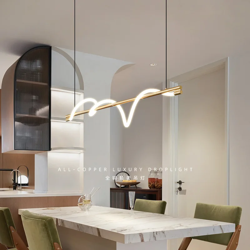 ثريا مطعم بسيطة من النحاس بالكامل، مصابيح إيطالية فاخرة لغرفة الطعام الراقية بتصميم كلمة واحدة