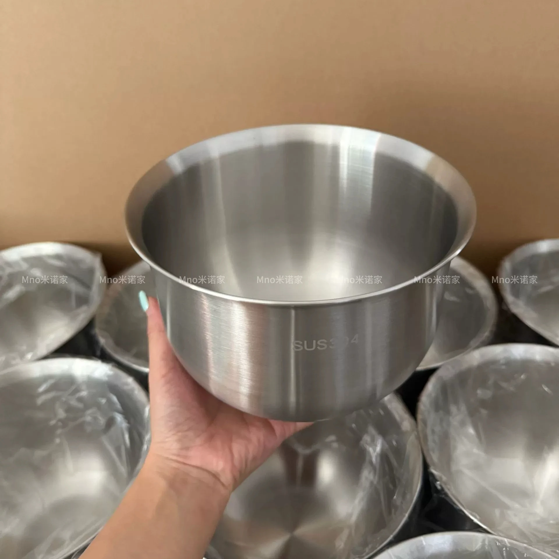 Stainless Steel 304 Deep Whisking Bowl One Piece Brushed Finish Cream Egg Splash Proof Steamer Oven Dishwasher Safe 2500ml 195mm
