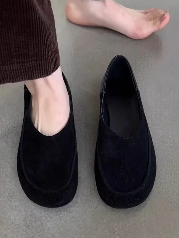 Fashionable round Toe Flat Bottom Loafers Women's 2026 New Style Elegance Suede Versatile Slip-On Small Leather Shoes