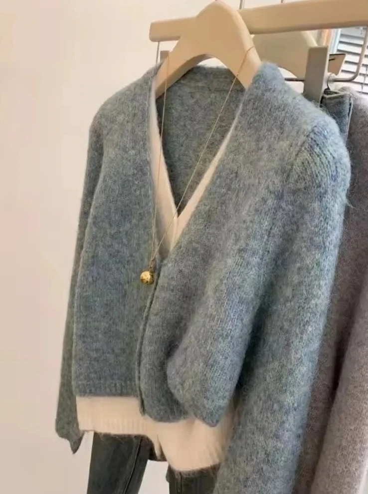 เสื้อถักแขนยาวผู้หญิง ดีไซน์สองชิ้นปลอม คอวี เสื้อคาร์ดิแกนถักไหมพรม เสื้อผู้หญิงสไตล์ลำลองสำหรับฤดูใบไม้ร่วง