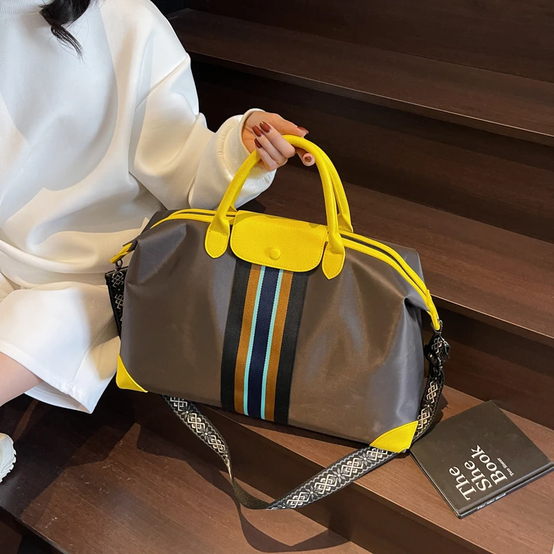 

Luxury Large Capacity Messenger Handbag With Crossbody Style And Solid Color For Business Women Commuter