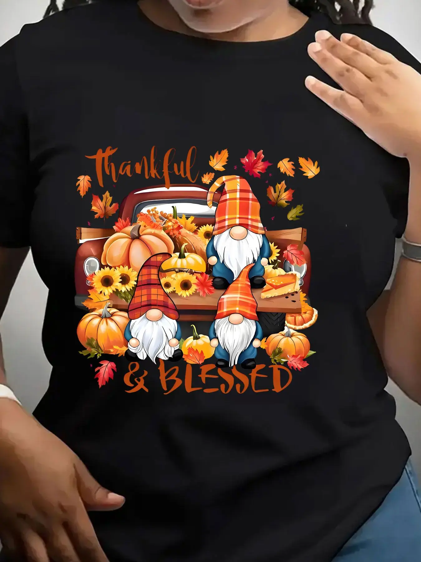 Women's Trendy Crew Neck T-Shirt Thankful and Blessed Gnomes Suitable for Casual Sportswear