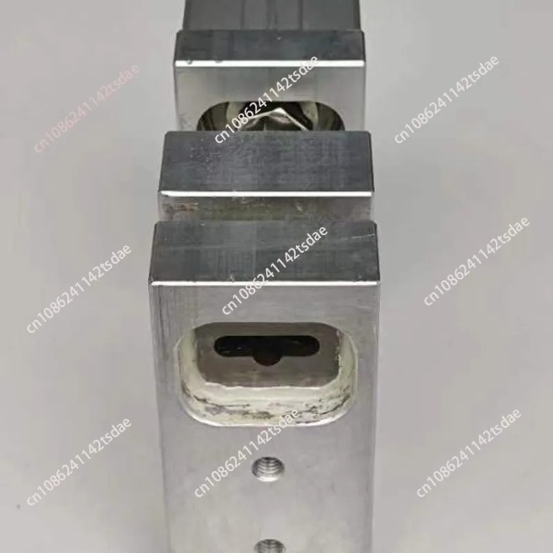 Pneumatic Plastic Bag Puncher BOPP Bag PP Film Butterfly Hole 32x6x9MM Punching Machine Universal Air Punch 280T/MIN