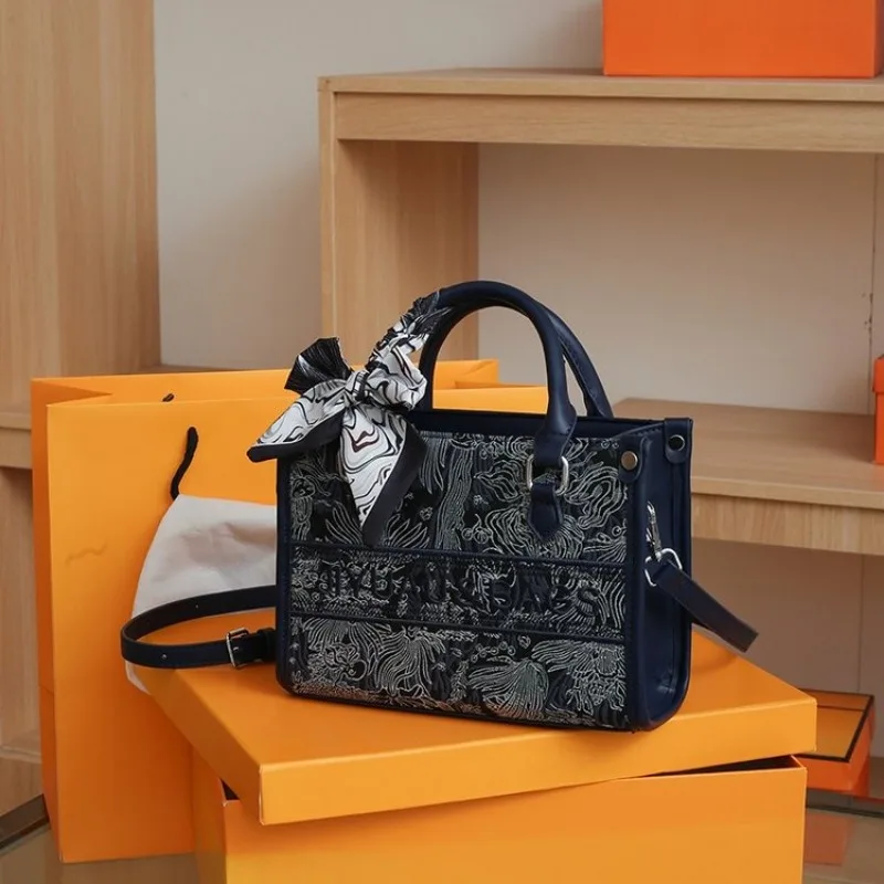 

Female Casual Handbag Everyday Design For Running Errands And Relaxed Outings Comfortable