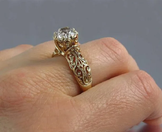 Through flower inlaid simulated zircon silver ring, fashionable and simple wedding party ring