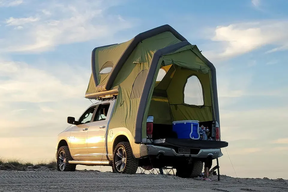 Compact Inflatable Rooftop inflatable Tent Provides Spacious Interior truck bed Gentle