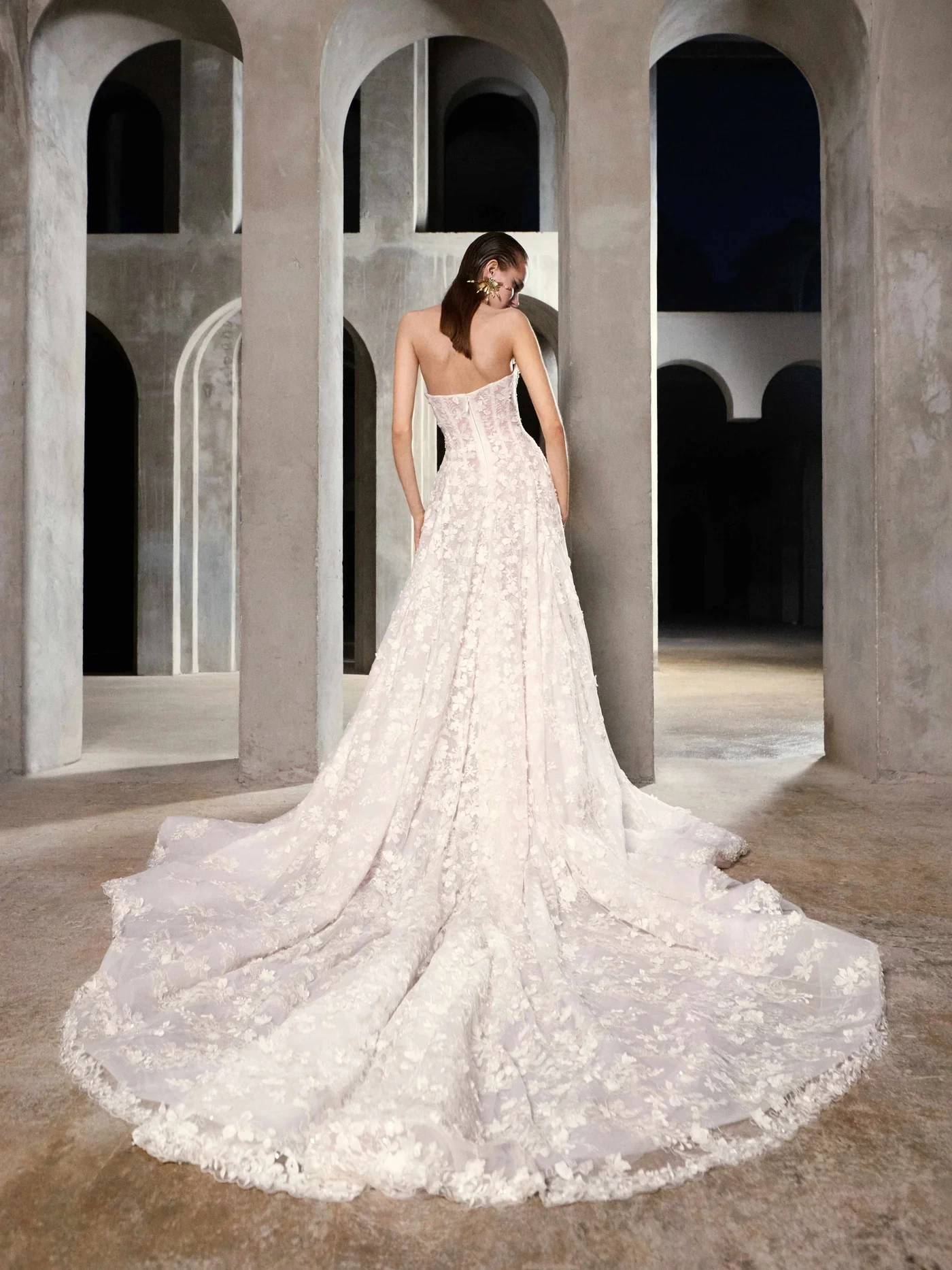 Strapless Detachable Bubble Sleeves Flower Lace A-line Wedding Dress Wedding Bridal Romantic Style Dress Customization