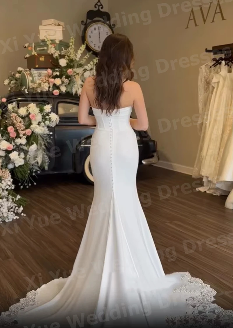 Eleganckie suknie ślubne w stylu syreny z koronkowymi aplikacjami, suknie ślubne bez pleców, suknie dla panny młodej szyte na miarę, dekolt w serek, suknia ślubna.