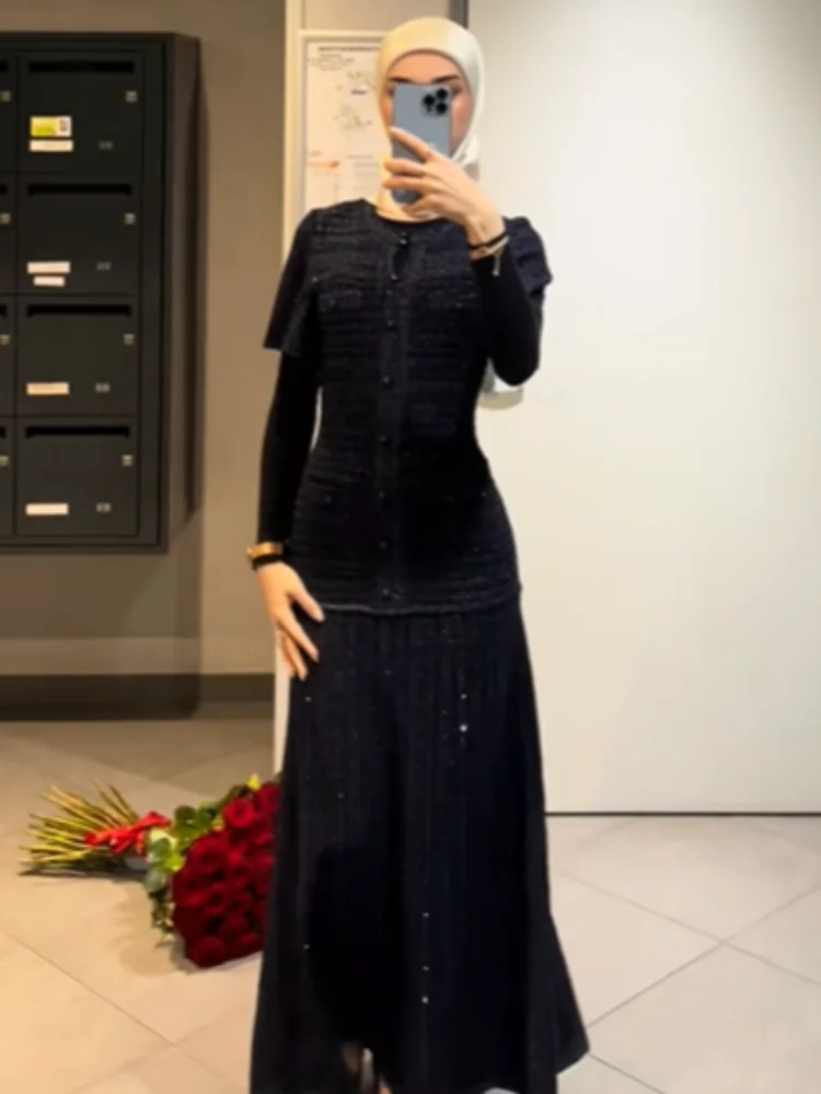 Elegancki francuski komplet z dzianiny z połyskiem: dopasowany top i spódnica maxi w kształcie litery A, idealny do biura, na formalne okazje, imprezy, do noszenia na co dzień i na ulicy.