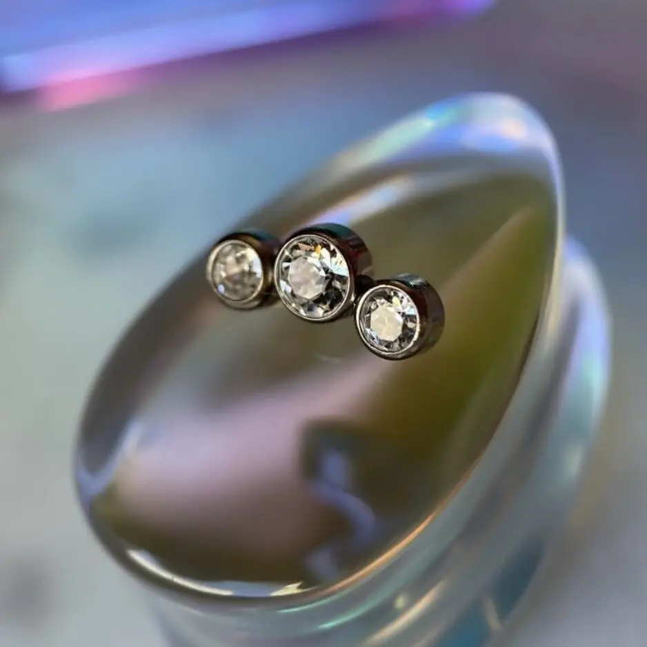 ASTM F136 Titan-Piercing 16G Innengewinde Lippen-Knorpel-Piercing 5A Zirkon Opal Tragus-Ohrringe Körperschmuck – Detail 7