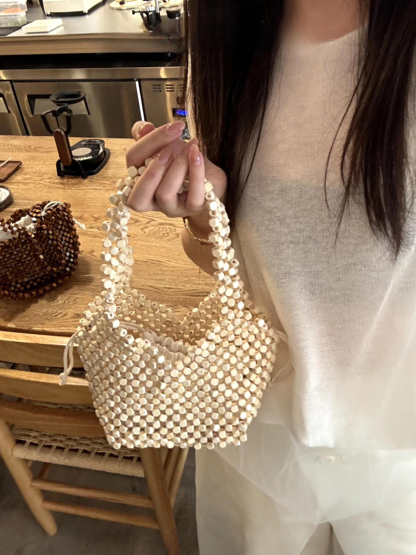 sac-seau-en-toile-tresse-de-perles-en-bois-pour-garcons-nouvelle-collection-ete-2026-polyvalent-a-porter-a-la-main-ou-a-l'epaule-style-retro-artistique