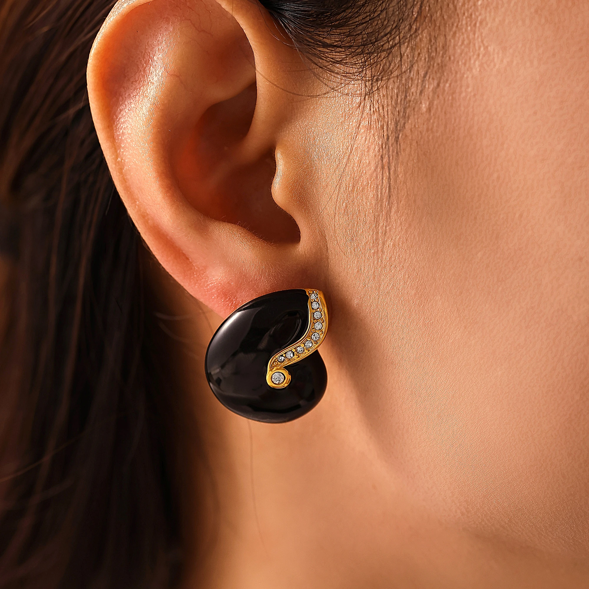 Three Colors Enamel Conch Shape Stainless Steel Stud Earrings For Women 18K Gold Plated Small Zircon Women\'s Earring Ear Studs