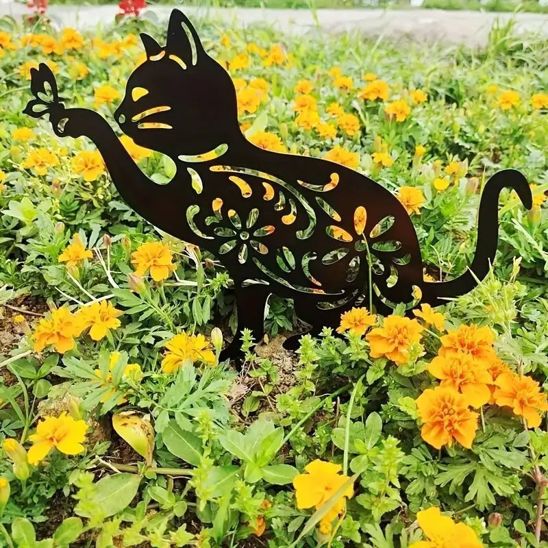 Hollow Pattern Iron Art Garden Stake, Cat Chasing Butterfly, Villa Lawn & Courtyard Decor, Green Plants & Flower Yard Ornament