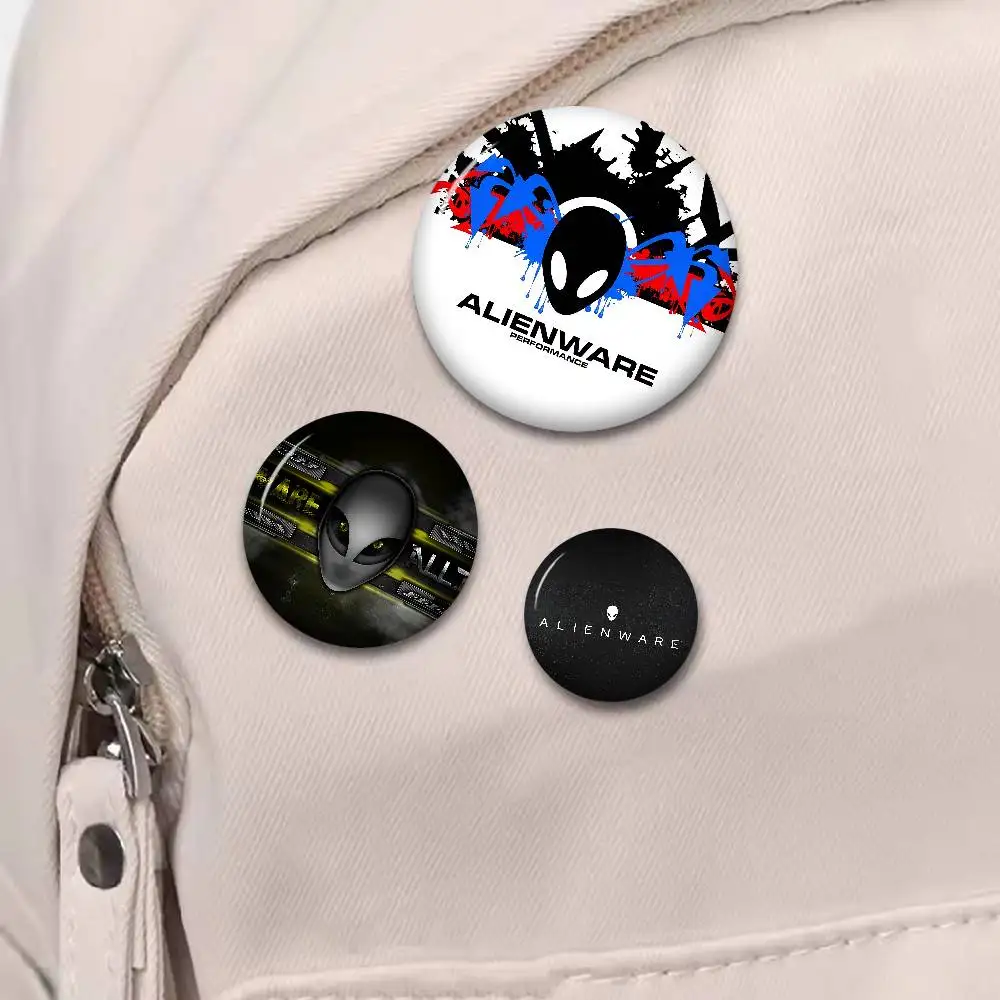 Alienware Gaming Round Button Pins Slogan Creative Brooches Backpack Clothes Decoration Fashion Cartoon Jewelry Gifts