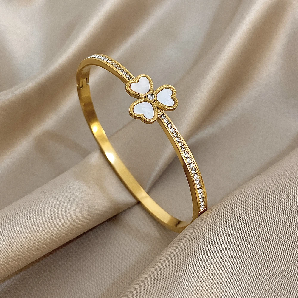 

DODOHAO Elegant Stainless Steel Heart Flower Opening Bracelet for Women Exquisite Zircon Basic Round Spring Bangle Waterproof