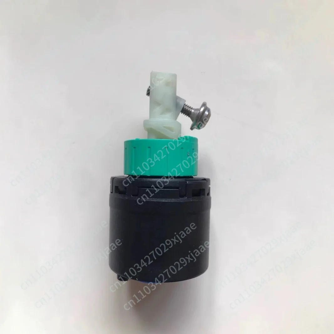 

Керамическая шпуля M35 927300 (оригинальная, импортная) для аксессуаров Spool 92730