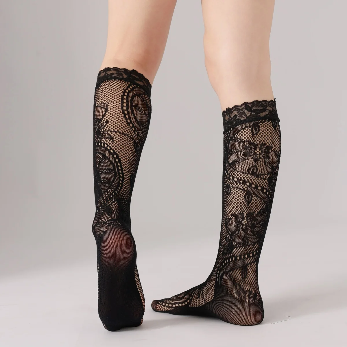 1/3 Pair of Women's Sexy Hollow-Out Lace Calf Socks, Vintage Floral Fishnet Socks, Jacquard Craftsmanship, Exquisite Details, Enhance the Layering Effect, a Must-Have Item for Spring and Summer