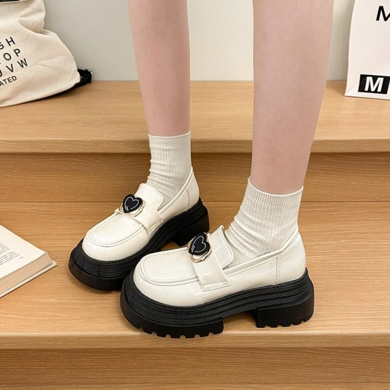 

Black Thick Heel British Style Women's Loafers Spring New Slip-On Small Leather Shoes Heel Comfortable Leisure Flats
