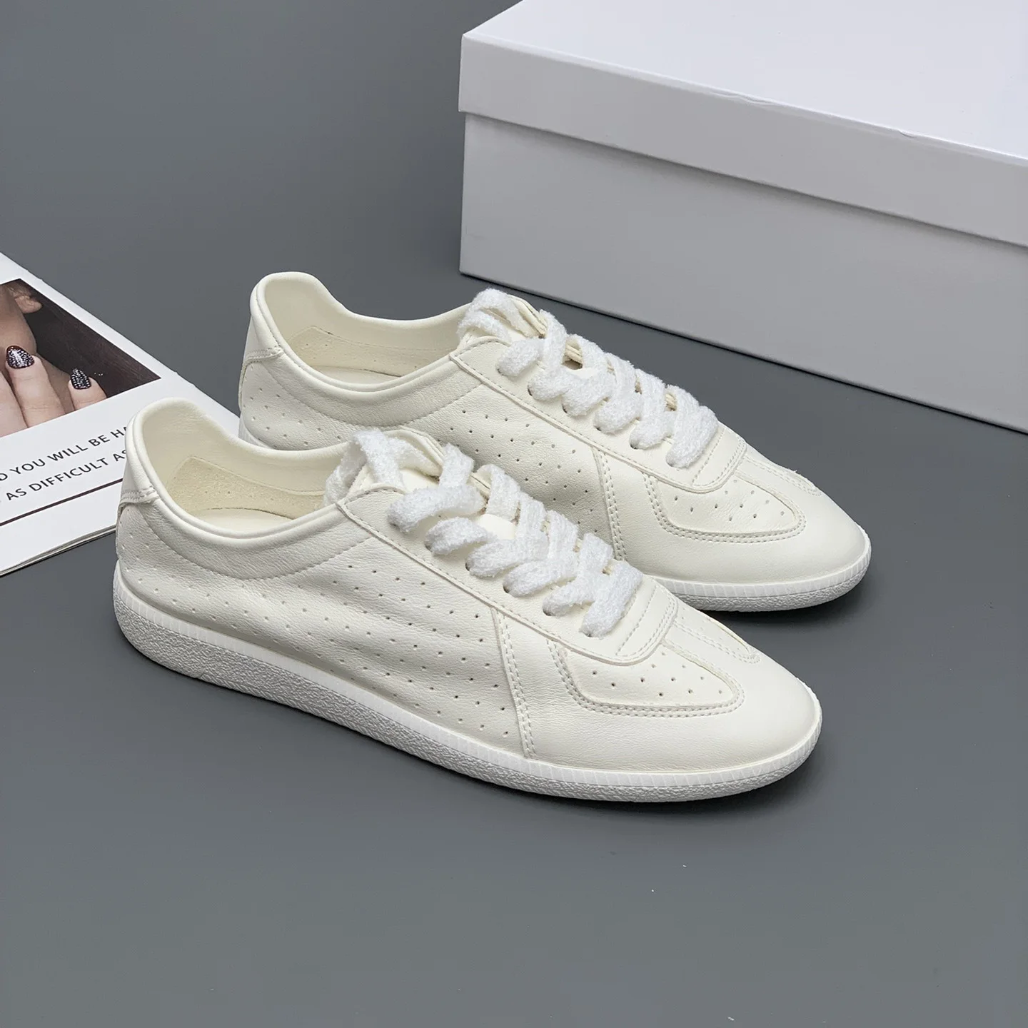 

New Minimalist White Sneakers Women Genuine Leather Perforated Flat Trainers Thick Fuzzy Laces Casual Shoes Versatile Daily Wear