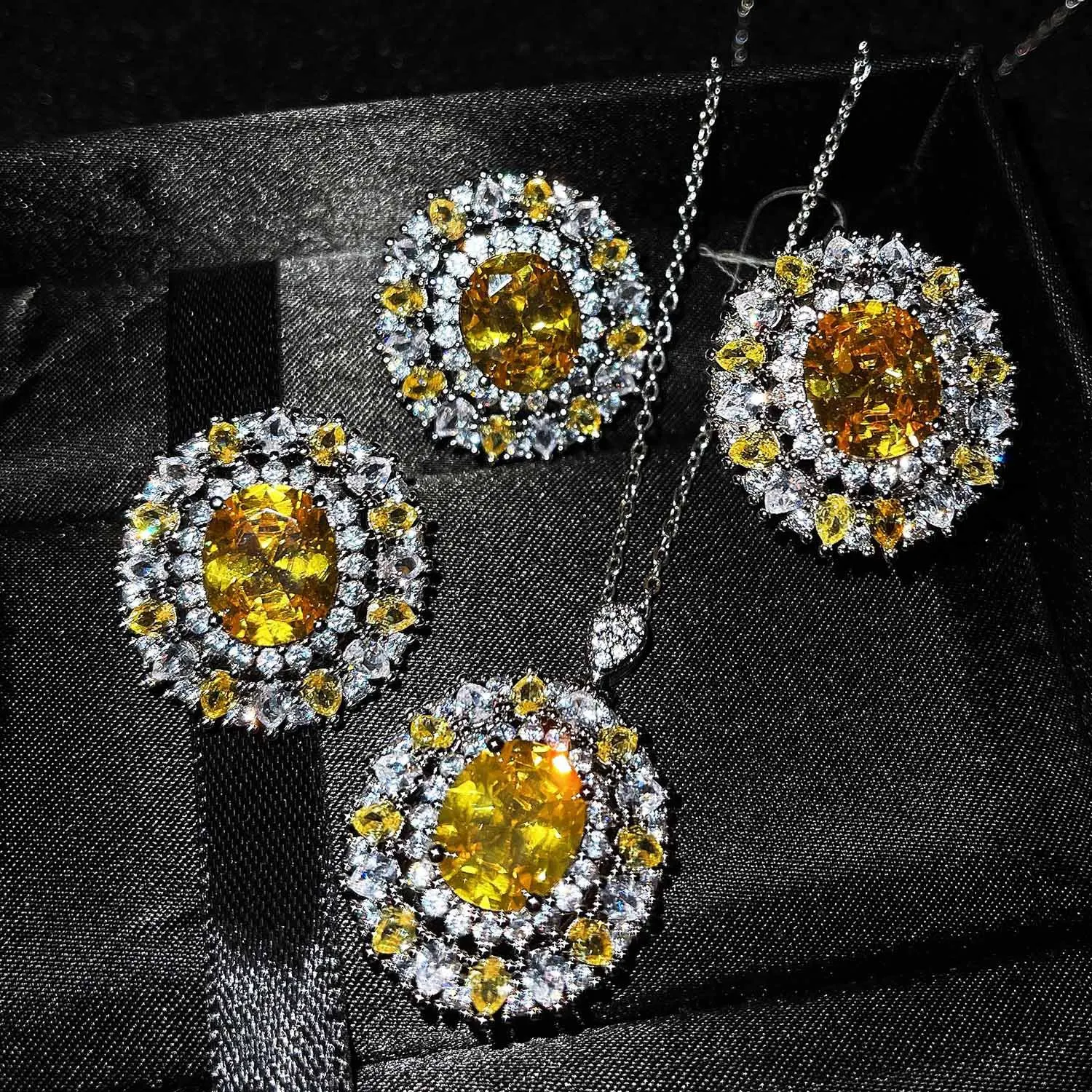 Haute Couture Jewelry Luxury Full Diamond Yellow Zircon Set With 925 Stamps Bright Yellow Diamond Colorful Ring Stud Necklace