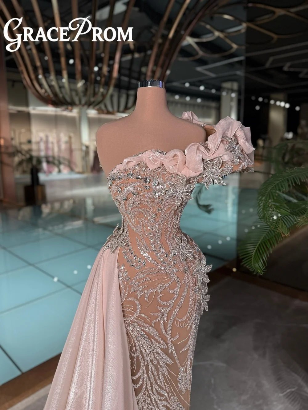 

Luxurious 3D Flower Evening Dress Romantic Crystal Evening Gown 2026 Formal A-Line Floor-Length Party Gown Customized