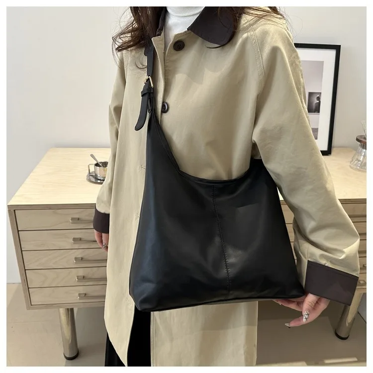 Large capacity commuting new winter popular 2025 solid color simple versatile fashion high sense texture casual single shoulder image 5