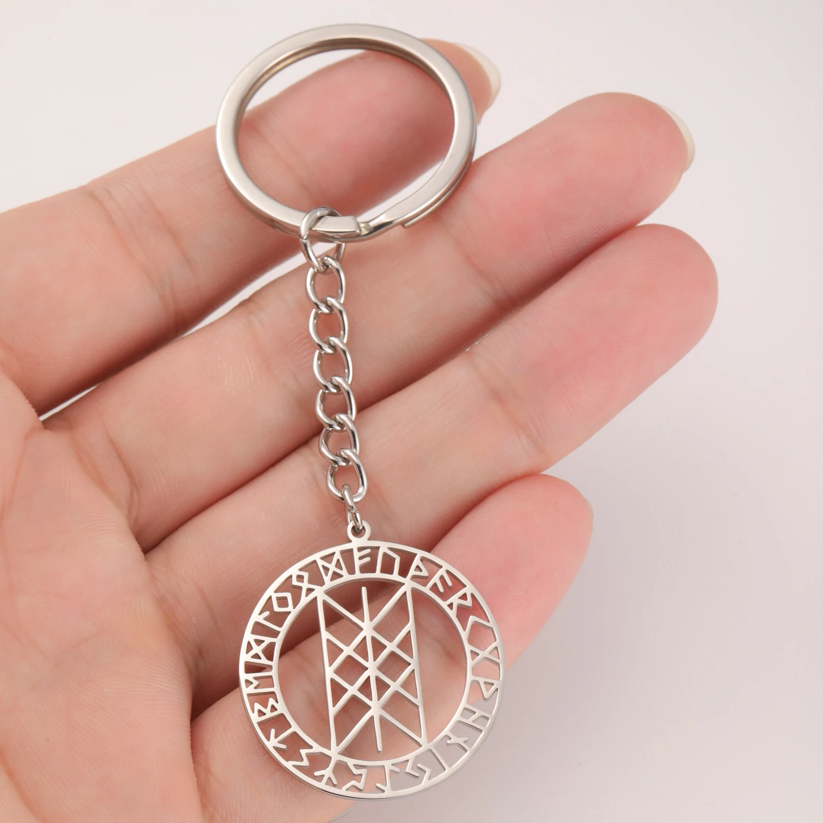 Skyrim Nordisches Symbol Wyrd Schlüsselanhänger Edelstahl Herren und Damen Religiöser Talisman Wikinger Symbol Schlüsselanhänger Party SchmuckGeschenk