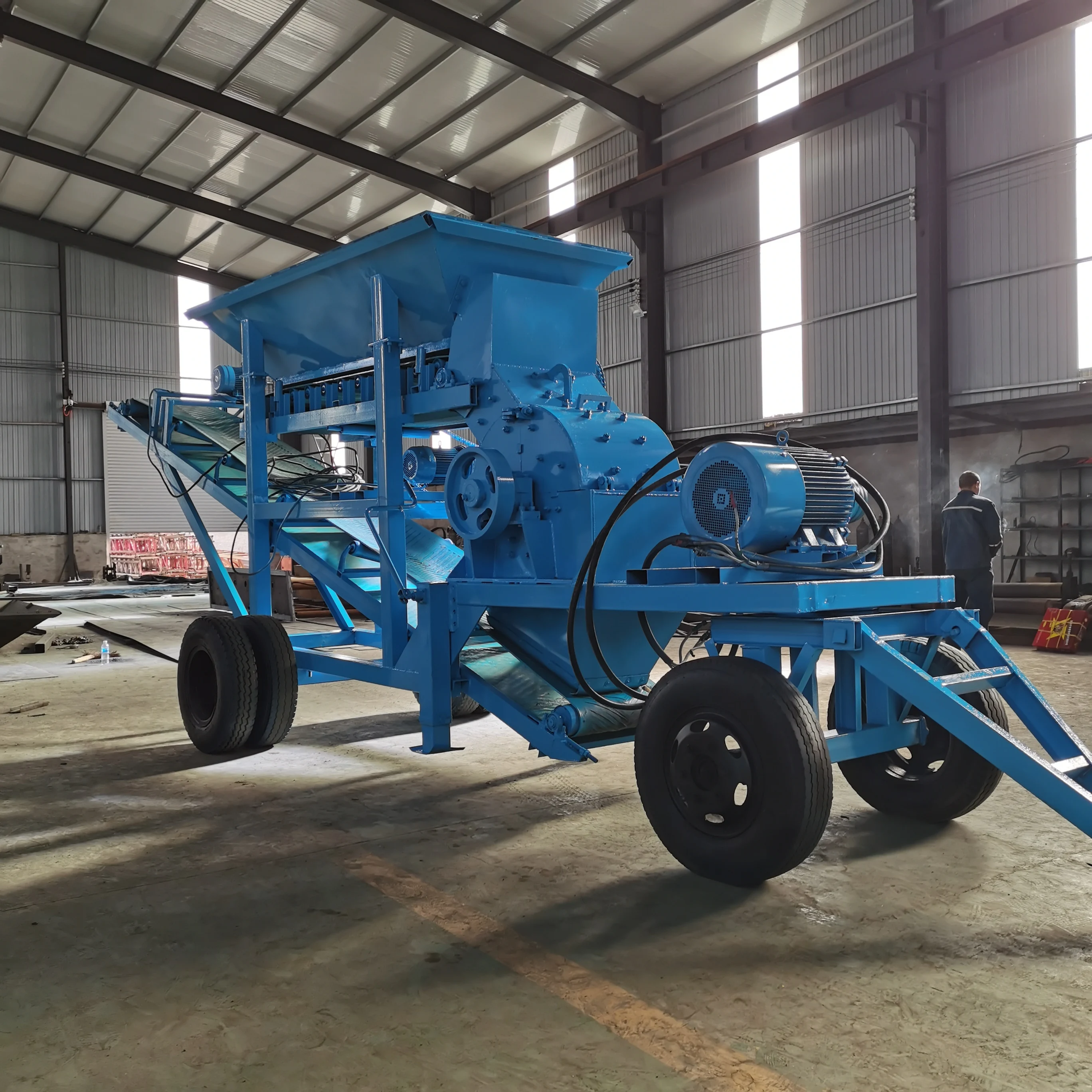 Small Mobile Gravel Crusher/Ore Crushing Equipment/Mobile Gold Crusher/Heavy Hammer Crusher/Mobile Crushing Station