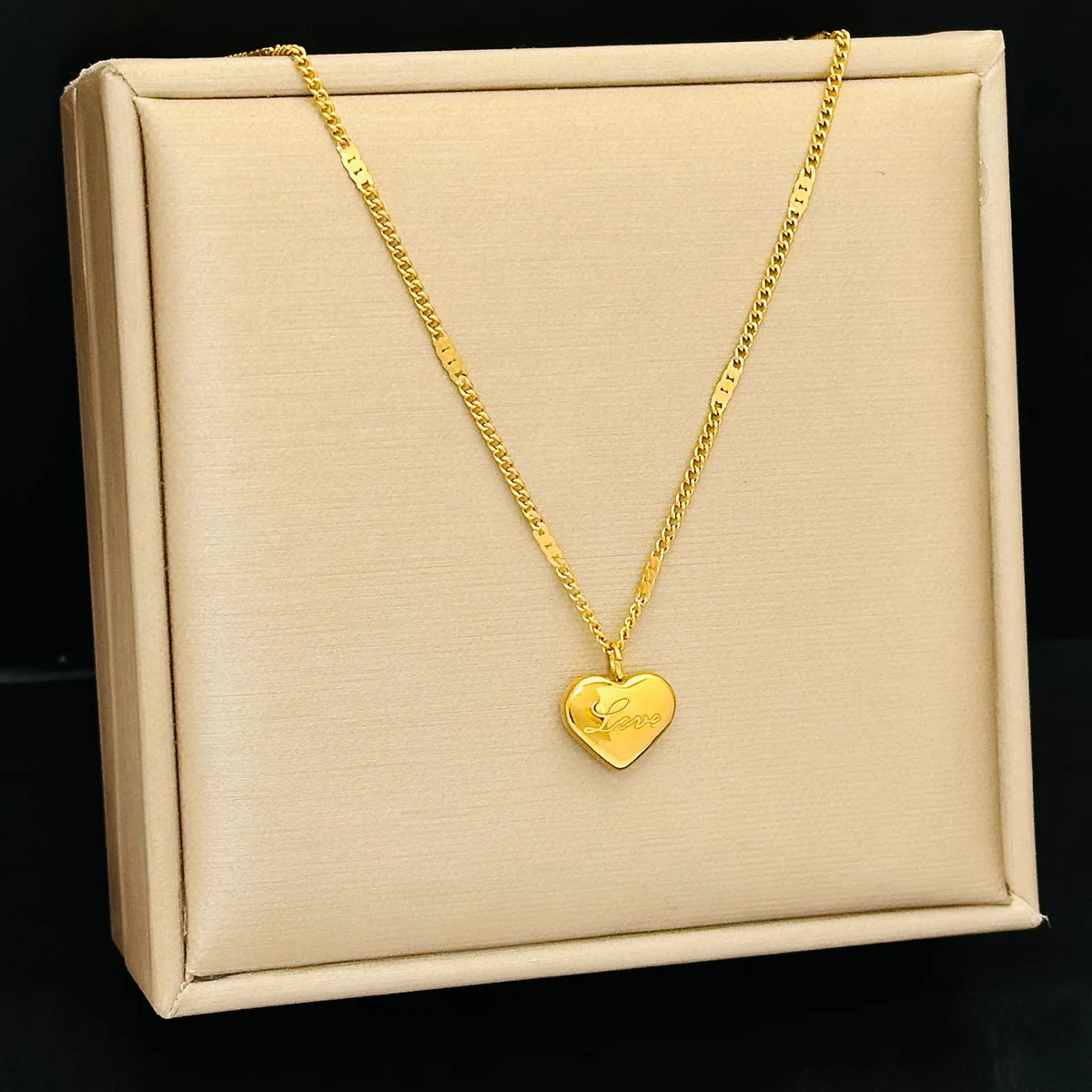 316L Stainless Steel New Fashion Fine Jewelry Retro Classic Heart Carving Love Charms Chain Choker Necklaces & Pendant For Women