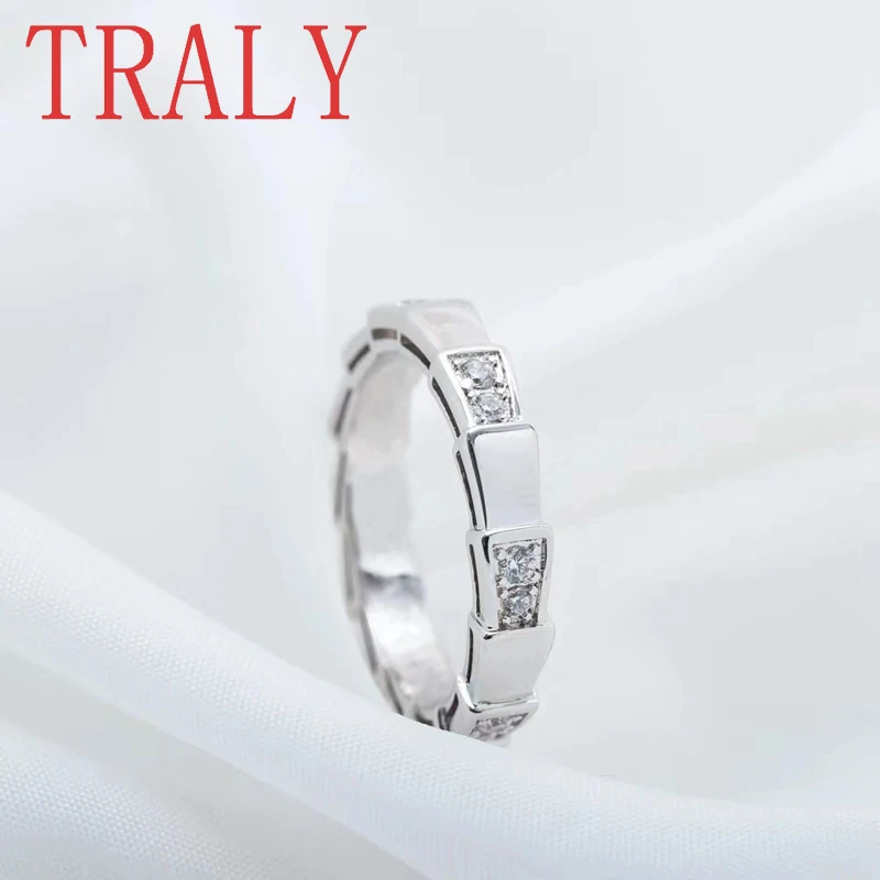 925 Sterling Silver Moissanite Diamond Snake Bone Women Ring Inlaid White Beige Luxury Wedding Brand Couple Party Jewellry Gifts