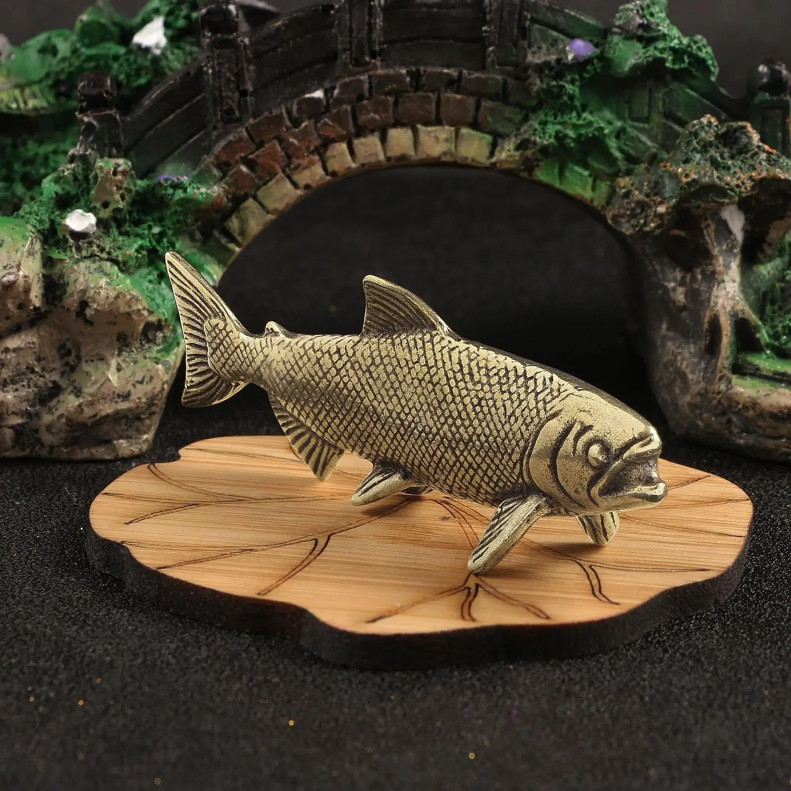 Brass Fish Statue Handcrafted Brass Fish Sculpture Mini Sea Animal Figurine for Living Room Hotel Car Decoration