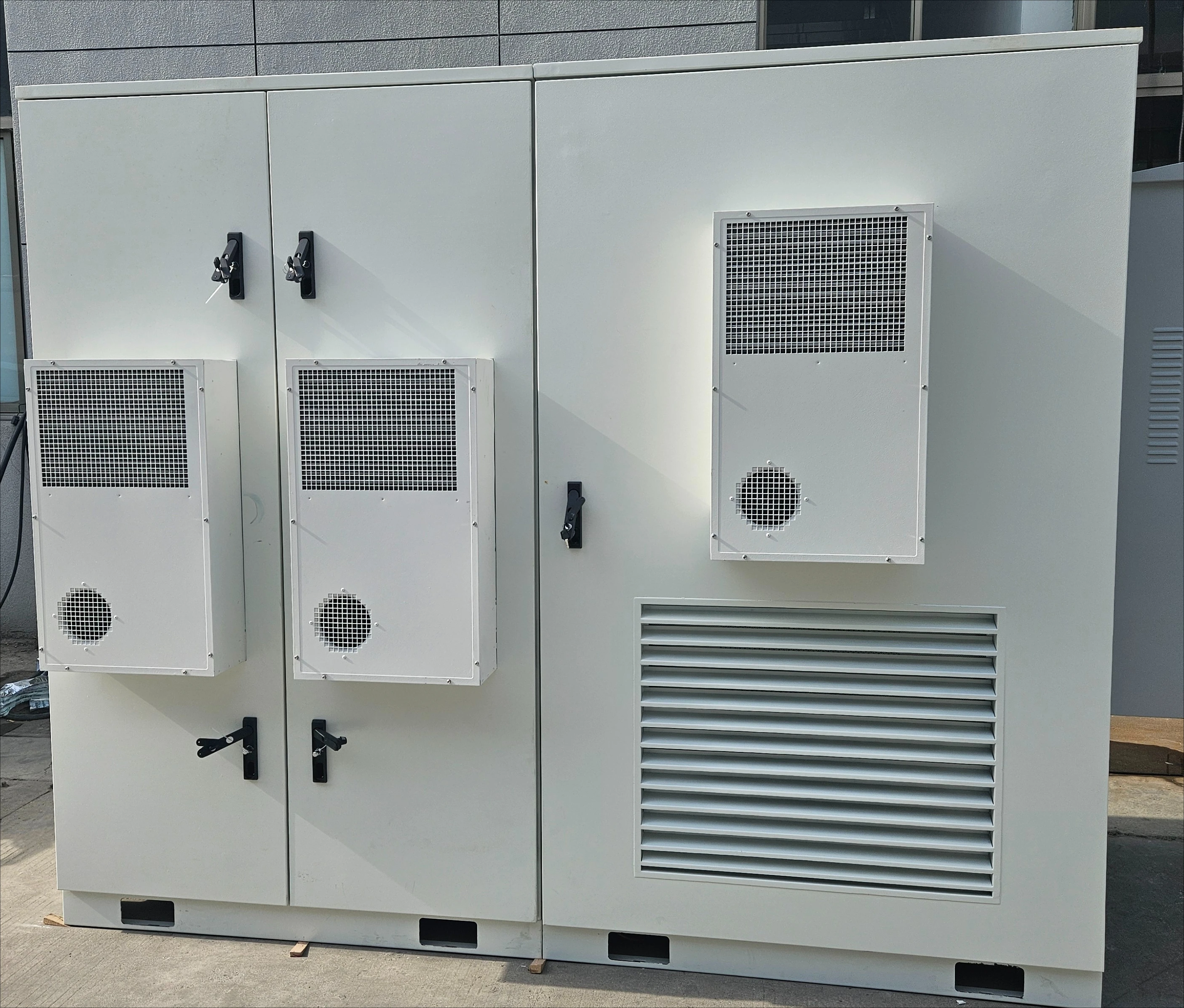 الصف أ LiFePO4 بطارية 30kwh 50kwh 100kwh 150kwh 200kwh نظام تخزين الطاقة الشمسية المنزلية