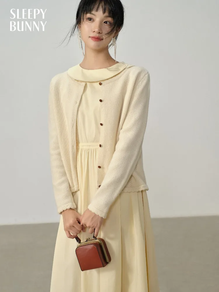 

Elegant Wool Cardigan Sweater Women Autumn Soft Loose Knitwear with Wavy Trim Sweet Layered Outfit Top Casual Office Date Look