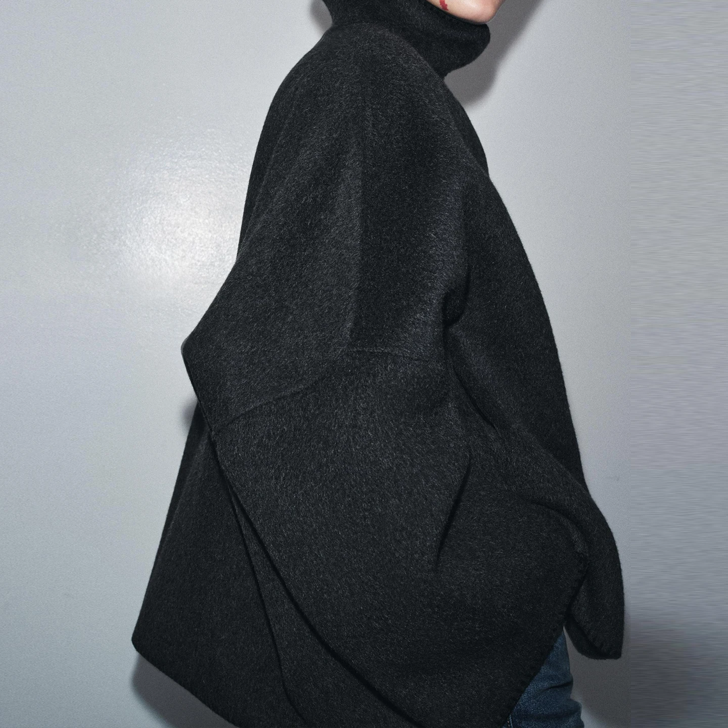 เสื้อคลุมคอสูงแฟชั่นใหม่ Z 2025 สำหรับผู้หญิง สไตล์เรียบง่าย เหมาะสำหรับใส่ไปทำงาน ผลิตในจีน สำหรับขายบนแพลตฟอร์มอีคอมเมิร์ซ