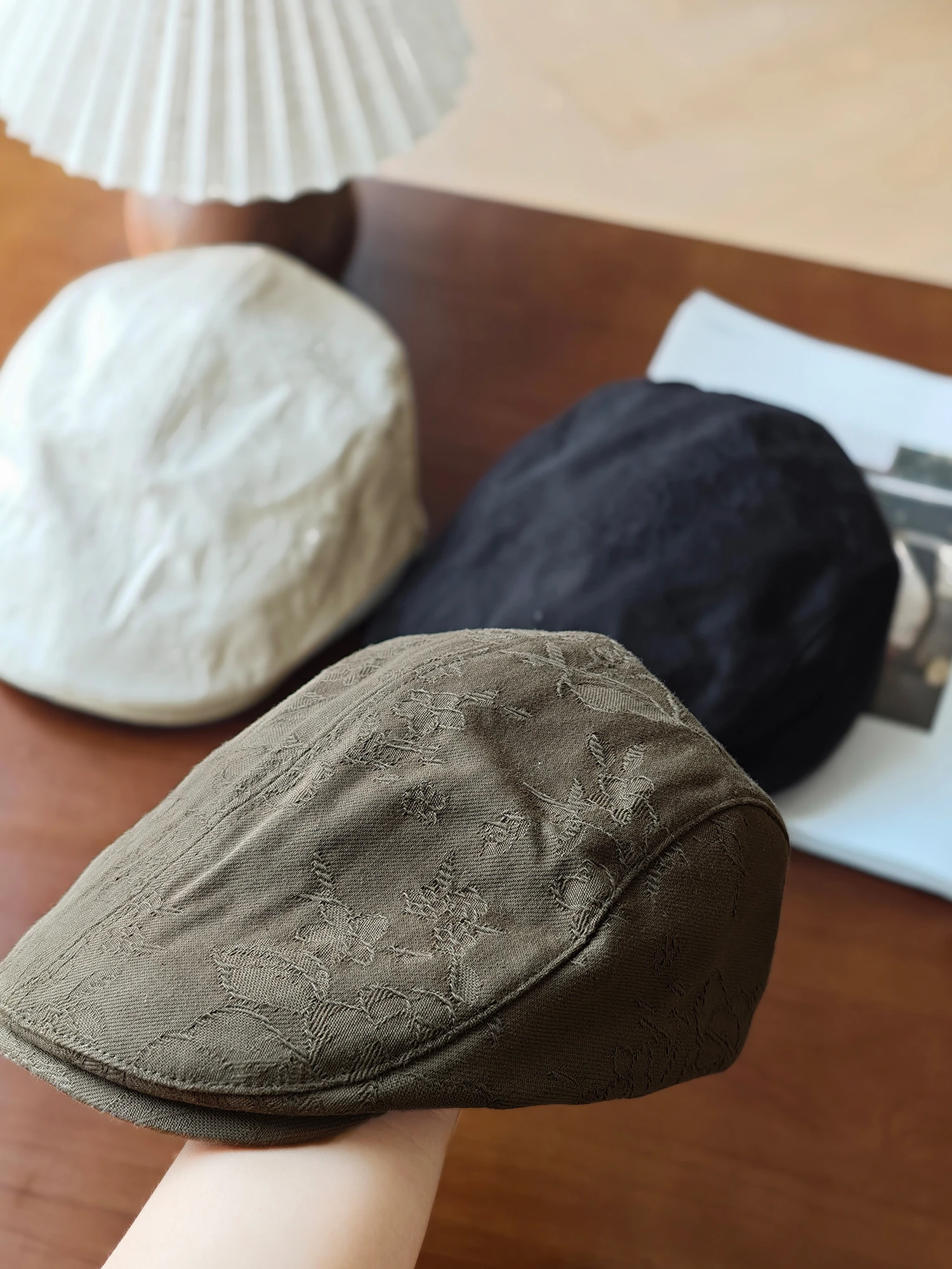 Retro American Duckbill Cap with Large Head Circumference And Flower Design Simple Artistic Pure Color Face Slimming Hat